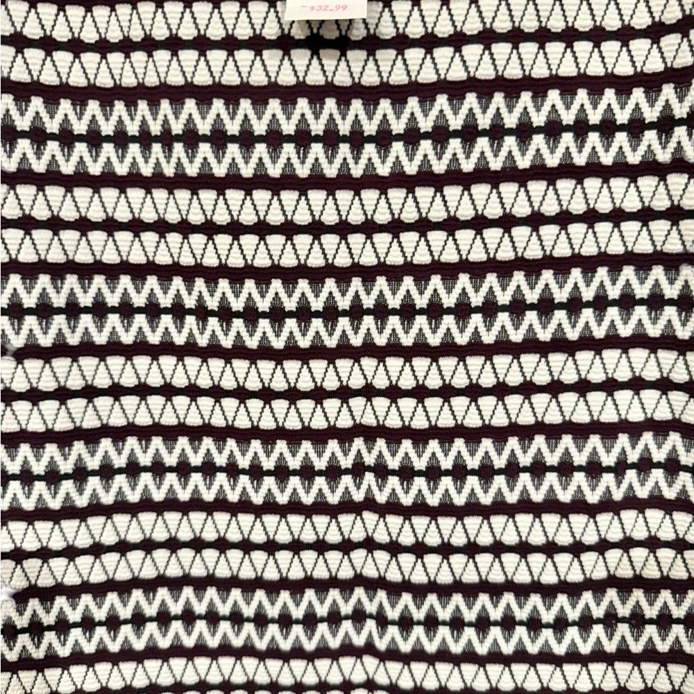 Express Women's Black and White Patterned Skirt - Picture 2 of 3